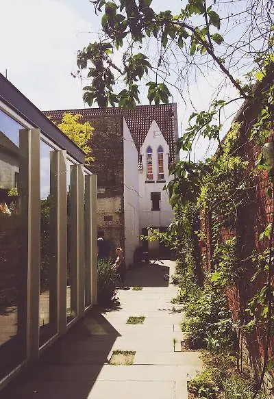 Clouds Guest House Ghent